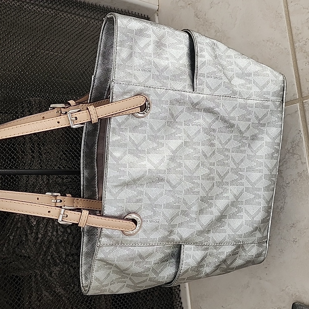 ๐โค๏ธโ๐ฅ MICHAEL KORS JET SET East West Signature SILVER TOTE & WALLET โค๏ธโ๐ฅ๐ - Picture 17 of 17